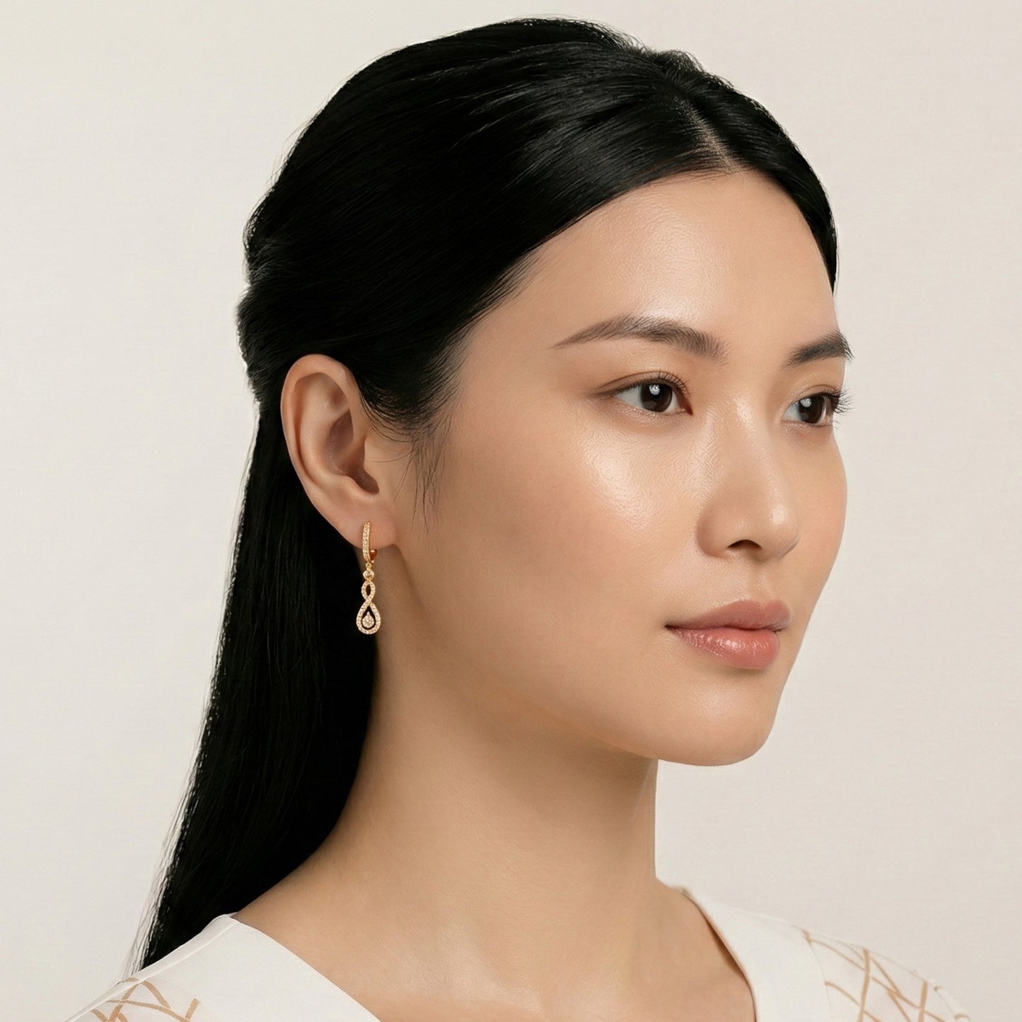 Twinkle Infinie Drop Pave Diamond Earrings in 18KT Gold