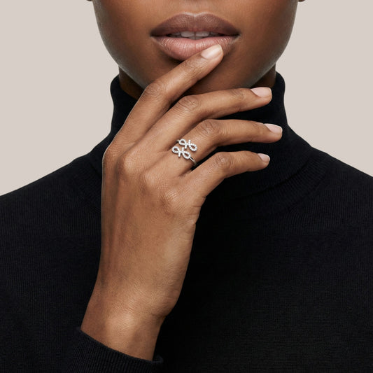 Oiza Infinie Cuff Pave Diamond Ring in 18KT Gold
