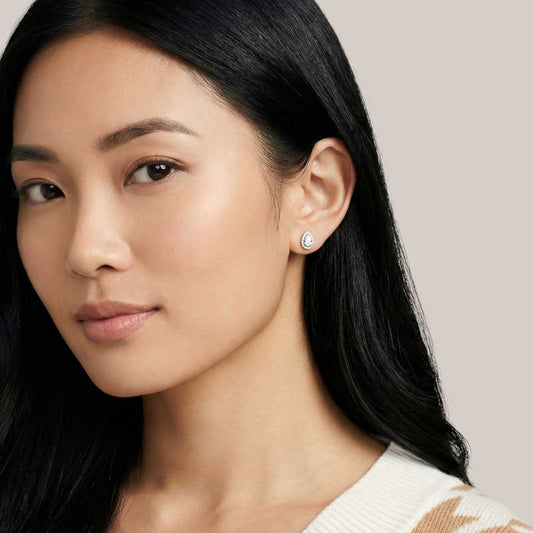 Velar Diamond Stud Earrings in 18KT Gold