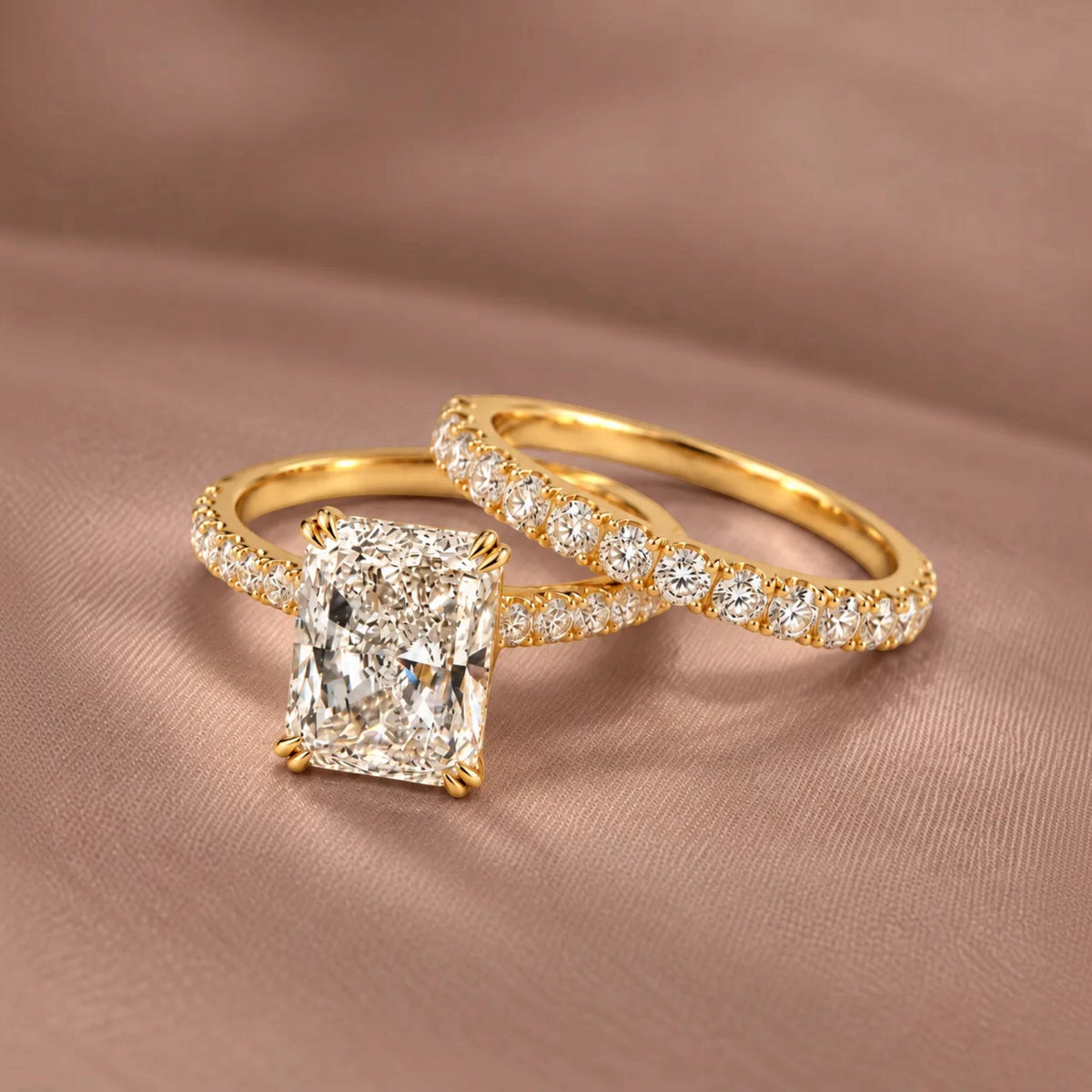 10CT Radiant Cut Lab Grown Diamond Bride Set in 18KT Gold
