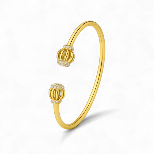 Avaria Cuff Diamond Bracelet in 18KT Gold