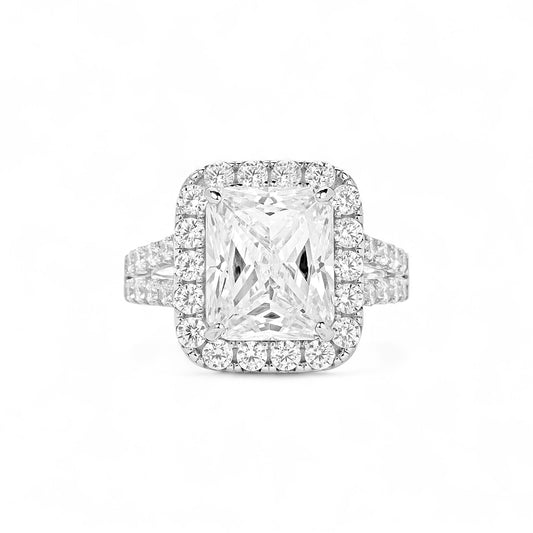 Zoe Radiant Cut Moissanite Engagement Ring in 18K Gold