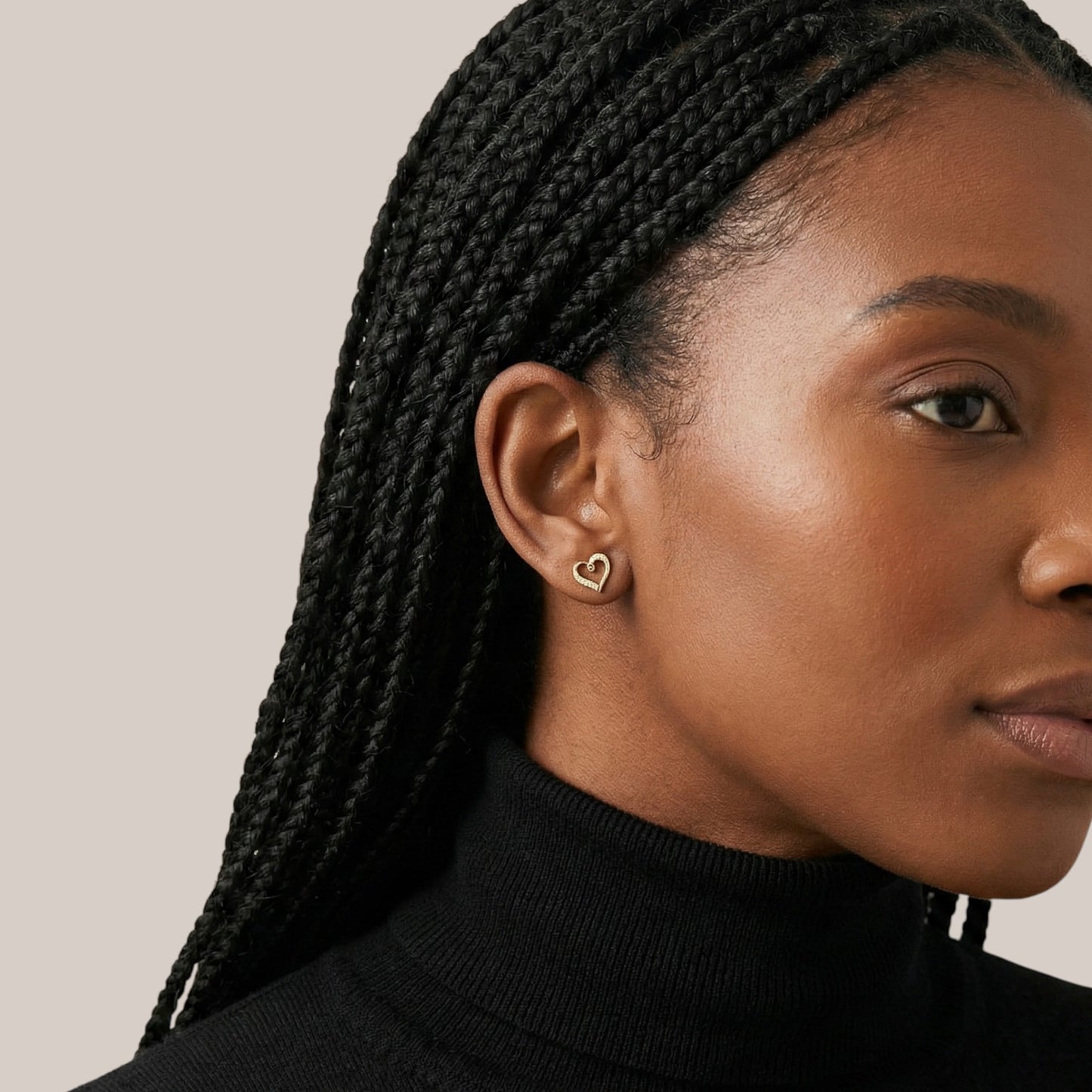 Vivra Natural Diamond Earrings in 18KT Gold