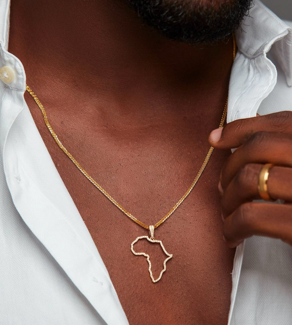 African Map Outline Diamond Pendant in 18K Gold