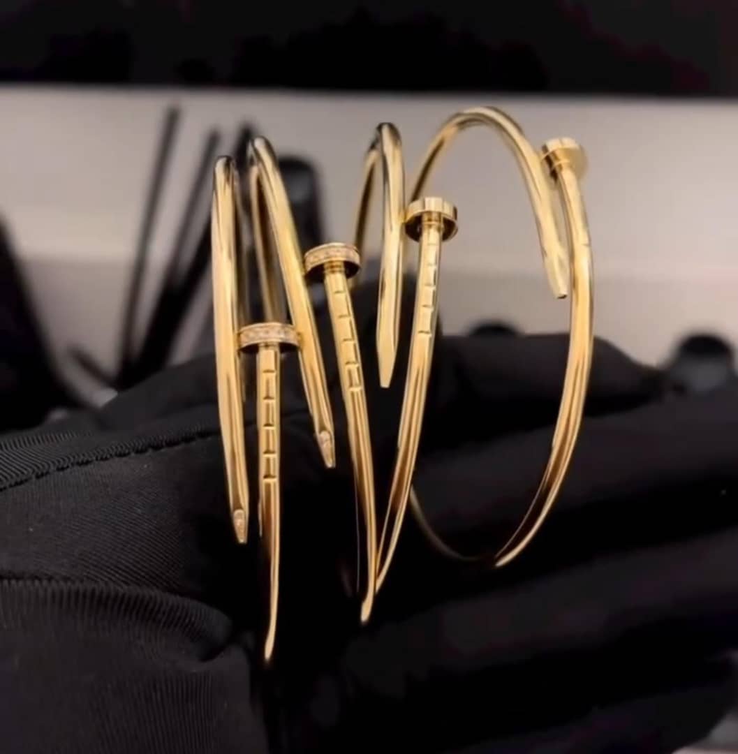 Nail Cuff Bracelet in 18K Gold